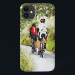 CAPA PARA iPhone 11 CICLAGEM<br><div class="desc">Dois ciclistas de corridas de estradas que desfrutam das faixas rurais do País de Gales. Aquarela.</div>