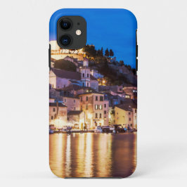 Capa Para iPhone 11 Cidade croata de Sibenik à noite.