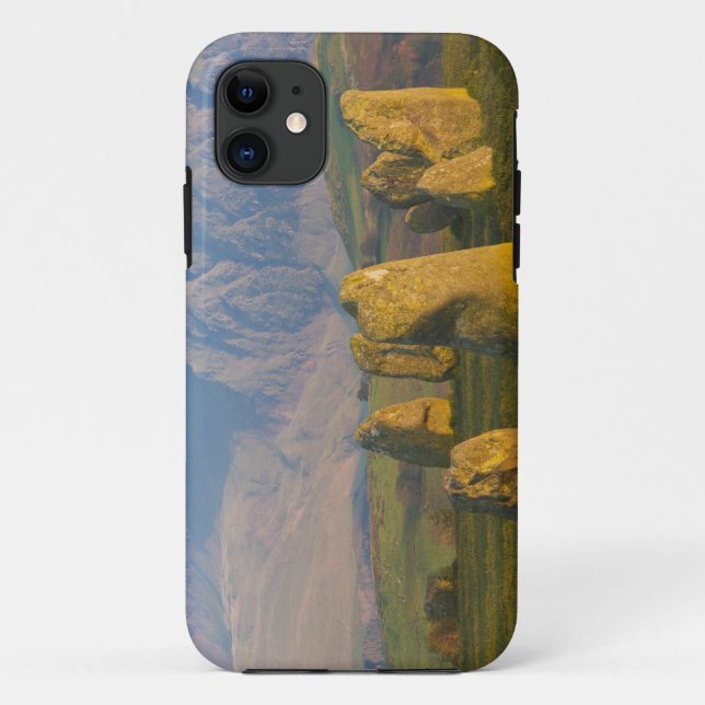 Capa Para iPhone 11 Círculo de Pedras de Castlerigg, Distrito dos Lago (Verso)