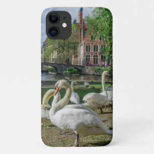 Capa Para iPhone 11 Cisnes brancas de Bruges