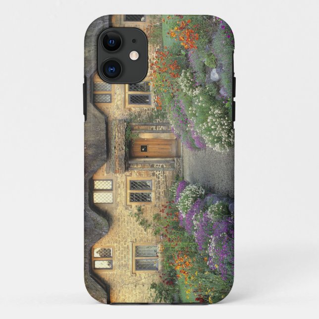Capa Para iPhone 11 Europa, Inglaterra, Chippenham. Luz de manhã cedo (Verso)
