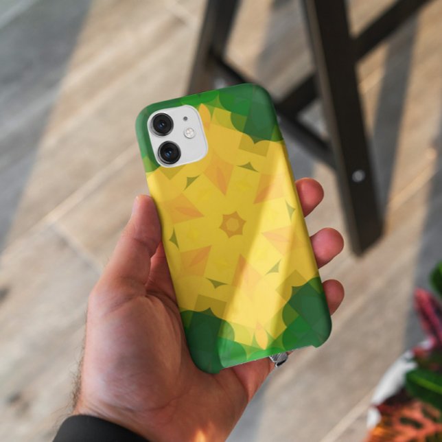 Capa Para iPhone 11 Flor de Mandala, Verde e Amarelo (Criador carregado)