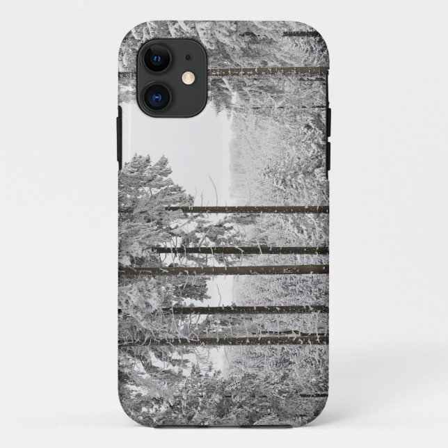 Capa Para iPhone 11 Floresta verde no inverno (Verso)