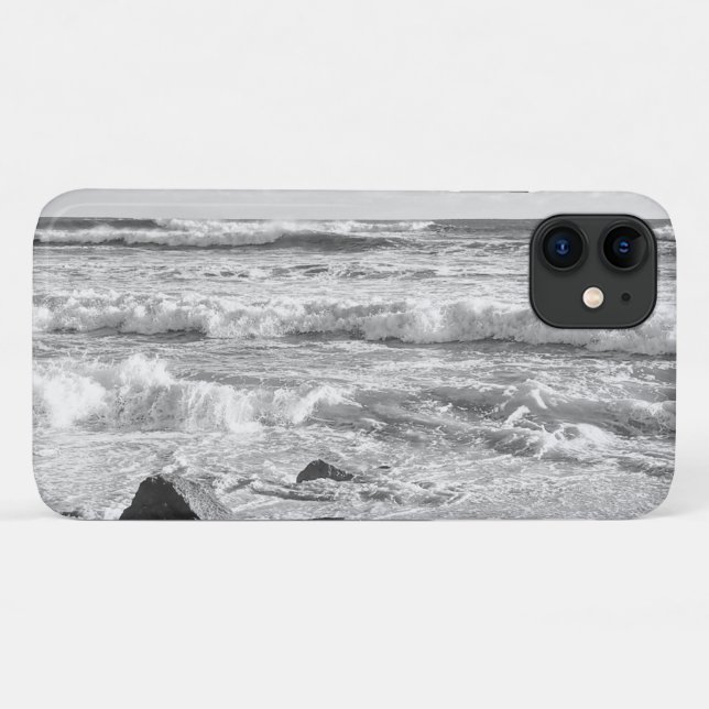 Capa Para iPhone 11 Foto em preto e branco das ondas do oceano Atlânti (Verso (horizontal))