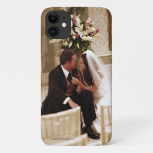 Capa Para iPhone 11 FRIENDS™ Chandler & Monica Casados