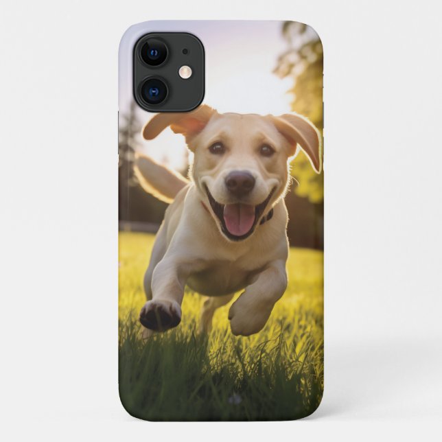 Capa Para iPhone 11 Happy Labrador Puppy em execução (Verso)