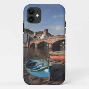 Capa Para iPhone 11 Itália, Sardenha, Bosa. Vista da cidade ao longo d