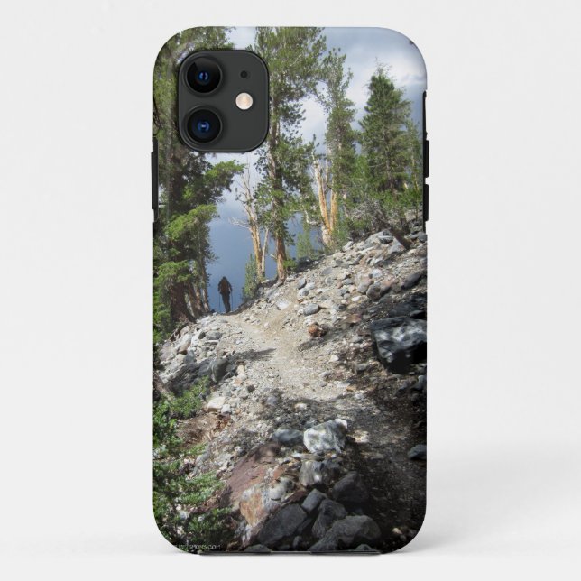 Capa Para iPhone 11 John Muir Trail Hiker - Serra Nevada (Verso)