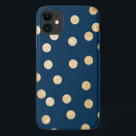 Capa Para iPhone 11 Mala de marinho Blue e Dourada dos pontos da cidad<br><div class="desc">Uma capa de telefone moderna e em constante evolução com pontos de falso brilho de ouro sobre fundo azul marinho escuro.</div>