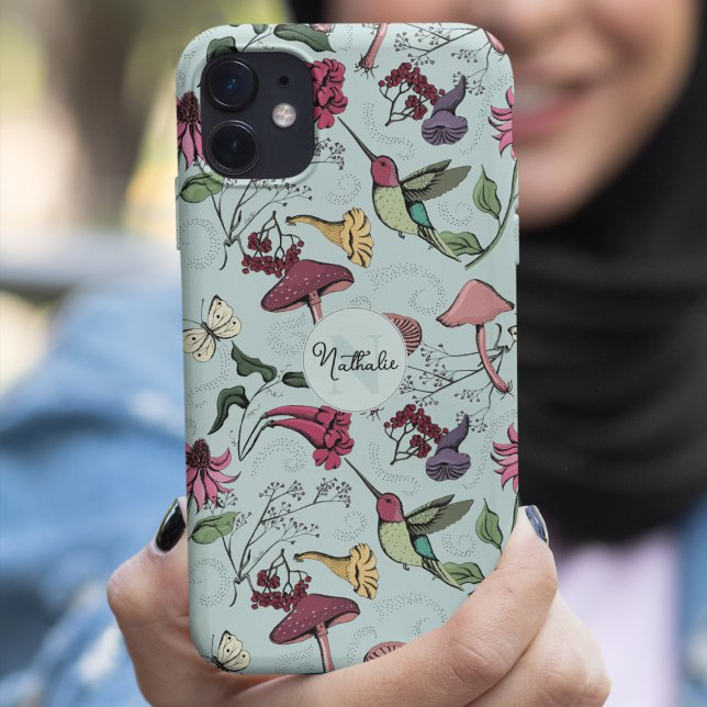Capa Para iPhone 11 Monograma da Casa Hummingbird e Feminina (Chic Mint Custom Monogram & Name Hand-Drawn Hummingbird, Flowers & Mushrooms Illustration)