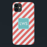 Capa Para iPhone 11 Monograma de Stripes Diagonais Corais<br><div class="desc">Na moda e design moderno apresentam um padrão de faixas diagonais náuticas pré-definido e podem ser personalizadas com seu nome,  monograma,  iniciais ou qualquer texto de sua escolha.</div>