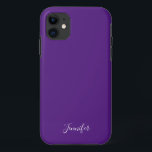Capa Para iPhone 11 Monograma Personalizado de Cor Sólida Real Roxo<br><div class="desc">Capa de telefone Chic de cor sólida em roxo real,  meu tom favorito de violeta brilhante. Uma cor maravilhosa com seu monograma personalizado. Personalize com seu nome em um roteiro branco elegante.</div>