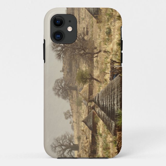 Capa Para iPhone 11 Montanhas Nuba, aldeia de Nugera (Verso)