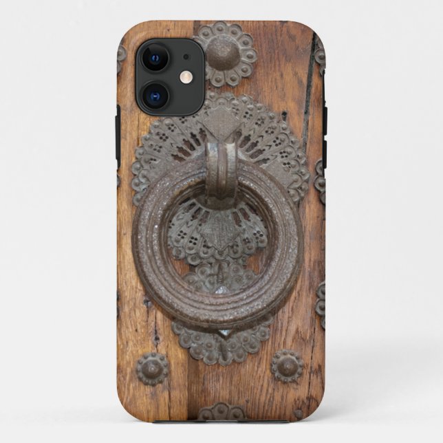 Capa Para iPhone 11 Naufrágio Metálico Medieval na Porta de Madeira An (Verso)