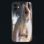 Capa Para iPhone 11 O cavalo eqüino da alma | personalizado<br><div class="desc">Fotografia do close up de uma cabeça de cavalo eqüino. Presente personalizado para cavaleiros,  vaqueiros,  vaqueiras,  guardas florestais e cavalo-amantes. Photography©riverme*2012/04/23.</div>