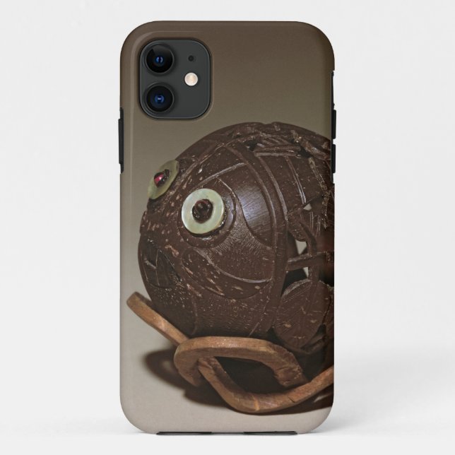 Capa Para iPhone 11 O coco sculpted em uma cara, c.1895 (Verso)