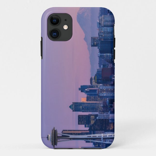 Capa Para iPhone 11 O Monte Rainier no fundo (Verso)
