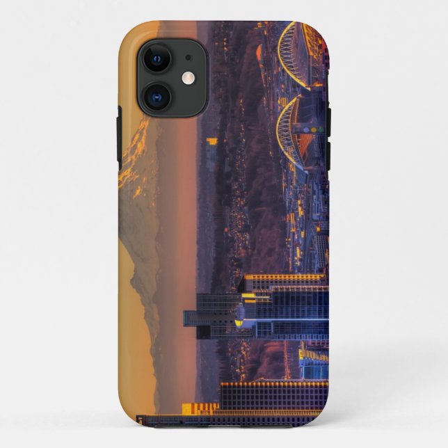 Capa Para iPhone 11 Opinião do centro de Seattle, futebol da (Verso)