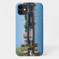 ponte de rua estadual que atravessa o rio milwauke