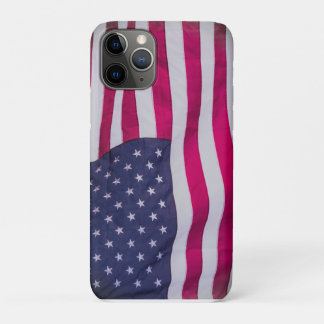 Capa Para iPhone 11 Pro Bandeira americana de perto e ondulando na brisa