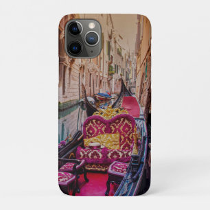 Capa Para iPhone 11 Pro Canal com gondola tradicional em Veneza, Itália