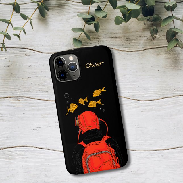 Capa Para iPhone 11 Pro Diver and Golden Fish (Criador carregado)