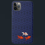 Capa Para iPhone 11 Pro Max Fantail Goldfish no padrão de onda de Seigaiha Jap<br><div class="desc">Este design apresenta um padrão tradicional japonês de ondas oceânicas em forma de ventilador que acredita-se que traga mais boa sorte ao usuário e uma viagem de peixes dourados coloridos nadando em um grupo - perfeito para amantes de peixes dourados ou fãs de design e cozinha japonesa.</div>