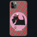 Capa Para iPhone 11 Pro Max Tartan Xadrez Scottie Dog Cute Dog Personalizado<br><div class="desc">Design de xadrez de tartã rosa e vermelha super fofa com um Terrier preto escocês que faz com um chapéu de tartã vermelho,  presente ideal para amantes de cães e fácil de personalizar com um nome pessoal para esse toque especial extra sem custo extra</div>