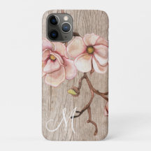 Monograma de madeira envelhecida com magolias cor-