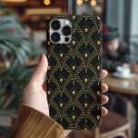 Capa Para iPhone 11 Pro Padrão geométrico Dourado e preto<br><div class="desc">Estes tons Dourados de arte-deco como padrões geométricos sobre um fundo preto fazem um legal e elegante case.make.</div>