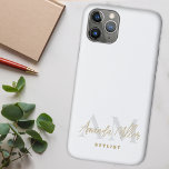 Capa Para iPhone 11 Pro Personalizado Com Nome Monograma Moderno Dourado B<br><div class="desc">Apresentando a capas de iphone Personalizada com o nome White Dourado Modern Monogramas - um acessório elegante e na moda que combina personalização com proteção telefônica premium. Esta capa de telefone monográfica apresenta um nome personalizado e um monograma em um elegante script cursivo manuscrito, criando uma aparência de assinatura. Projetada...</div>