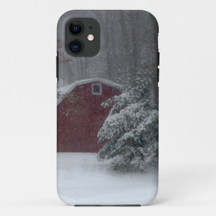 Capa Para iPhone 11 Red Barn na neve