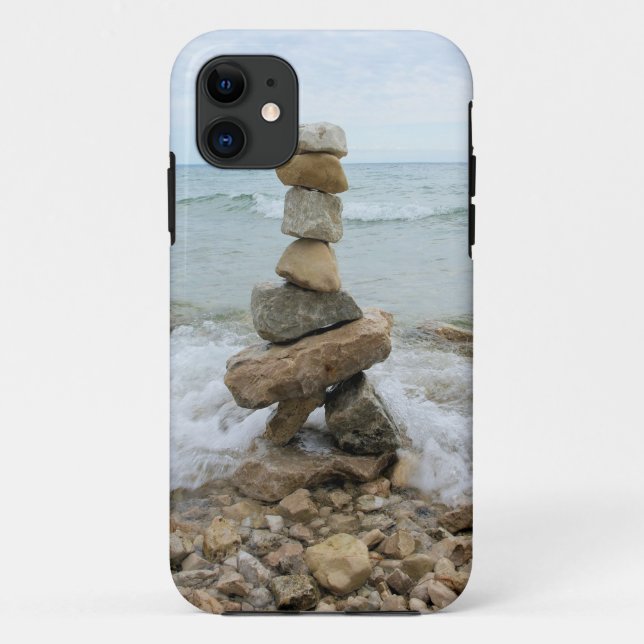 Capa Para iPhone 11 Rock Cairn (Pilar) - Ilha de Mackinac, Michigan (Verso)