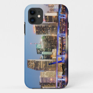 Capa Para iPhone 11 Skyline iluminada de Miami do centro no crepúscul