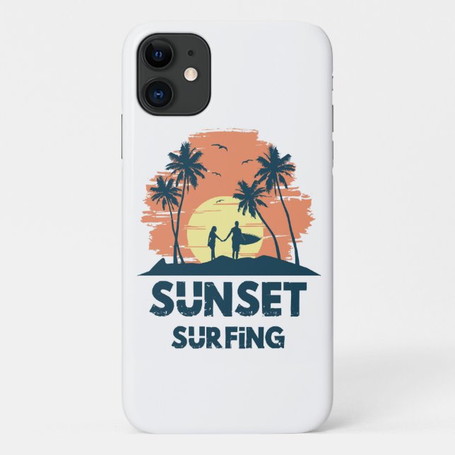 Capa Para iPhone 11 Surfando -Surfando ao pôr do sol  (Verso)