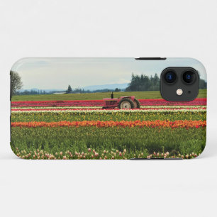 Capa Para iPhone 11 Trator Rosa em Tulip Field, Oregon
