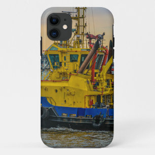Capa Para iPhone 11 Tugboat navegando no rio, montevideo, uruguai