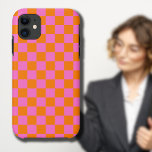 Capa Para iPhone 11 Vermelhidão Neon Cor-de-Rosa Verificada Vintage<br><div class="desc">Quadro de verificação fino cor-de-rosa e laranja | Vintage | Clássico | Evolução | NA MODA | Moda | Mínimo</div>
