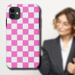 Capa Para iPhone 11 Vintage de placa de xadrez, branco e rosa, Neon<br><div class="desc">Quadro de verificação branco e rosa claro | Vintage | Clássico | Evolução | NA MODA | Moda | Mínimo</div>