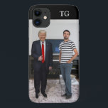 Capa Para iPhone 11 Você Conheceu o Presidente Donald Trump | Adicione<br><div class="desc">Parabéns! Conheceu o Presidente Donald Trump. Com esta design personalizada, você pode substituir a cena atrás e em volta de Donald pela sua própria foto. O Presidente Trump é uma imagem isolada, então o resto da cena é sua. Para parecer que você está parado ao lado de Trump, tire uma...</div>