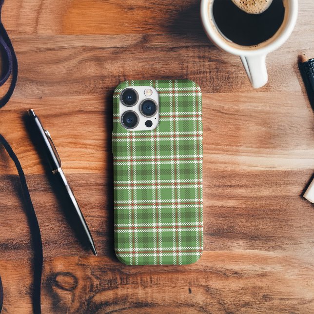 Capa Para iPhone 11 Xadrez Simples do País de Fazenda Verde Russo (green and red plaid pattern phone case.)