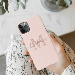 Capa Para iPhone Capas de iphone rosa personalizada | Monograma e S<br><div class="desc">Adicione um toque feminino e na moda ao seu telefone com esta capas de iphone rosa pastel personalizada. Apresentando um monograma elegante e um nome elegante de roteiro,  este design é ideal para quem ama o minimalismo moderno e matizes suaves.</div>