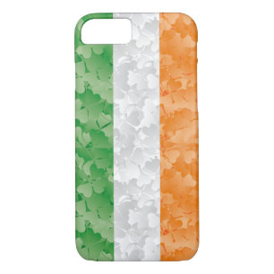 Capa iPhone 8/ 7 Bandeira da Irlanda com um padrão de pântanos