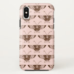 Capa Para iPhone Da Case-Mate Borboleta Deco Estilizada - chocolate e pêssego<br><div class="desc">Reprodução de um padrão estilizado de papel de parede da borboleta Art Deco - Chocolate escuro castanho sobre fundo cor-de-rosa mole</div>