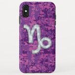 Capa Para iPhone XS Max Capricórnio - Símbolo Zodíaco - Camuflagem Digital<br><div class="desc">Mãe do símbolo Capricorn zodiac estilo pérola em um fundo de impressão design de textura da camuflagem digital fuchsia rosa vibrante. Um design moderno urbano para uma ideia personalizada de presente de aniversário para ela. Use o link "Perguntar a este Designer" para entrar em contato conosco com suas solicitações especiais...</div>