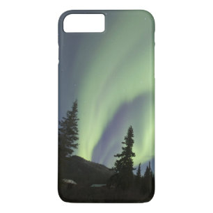 Capa iPhone 8 Plus/7 Plus Cortinas de aurora boreal verde no céu