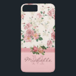 Capa iPhone 8 Plus/7 Plus Elegante Vintage Pink Floral Rosa Monograma<br><div class="desc">Este caso apresenta um elegante padrão rosa floral vintage no topo,  uma fita magnética,  dois belos rosas colocados na fita e um fundo rosa. Aqui você pode personalizar o monograma e o nome. Elimine um elemento para ter apenas um monograma ou apenas um nome,  ele &#39;é para você!</div>