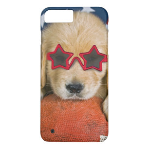 Capa iPhone 8 Plus/7 Plus golden retriever no futebol