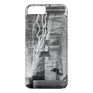 Capa Para iPhone Da Case-Mate Nikola Tesla em seu laboratório de Colorado