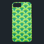 Capa iPhone 8/ 7 Padrão de onda Art Deco - jade verde<br><div class="desc">Um padrão Art Deco baseado no padrão de onda tradicional frequentemente visto nos têxteis japoneses,  nas cores de jade,  que vai do verde aipo claro ao azul-esverdeado - digitalmente melhorado para um efeito elevado e esmalte.</div>